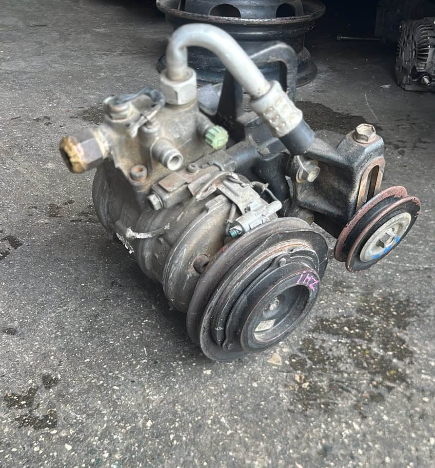 Compresor de aire acondicionado Toyota 1HZ