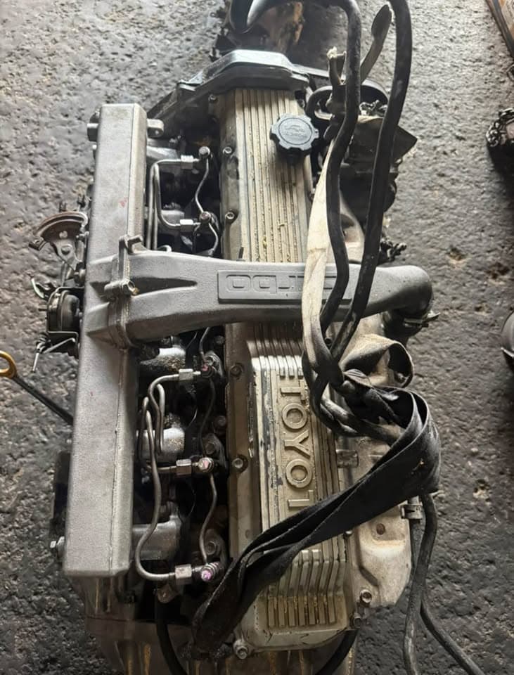 Motor Toyota 1HZ diésel 4.2L de 6 cilindros en línea